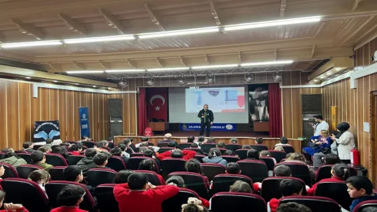 Miniklerden gerçeği aratmayan afet senaryosu