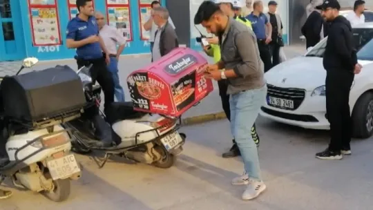 Moto kuryenin çarptığı epilepsi hastası yaya atak geçirdi, vatandaşlar panik oldu
