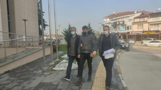 Motosiklet hırsızı önce kameraya sonra polise yakalandı