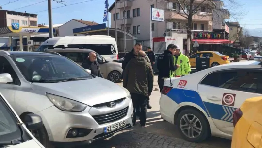 Motosiklet otomobil ile çarpıştı: O anlar kamerada