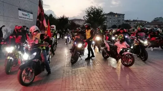 Motosiklet tutkunlarından Cumhuriyet Bayramı korteji!