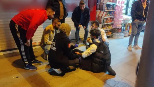 Motosiklet yayaya çarptı: 2 yaralı