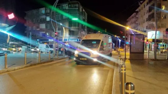 Motosiklet yayaya çarptı: 2 yaralı