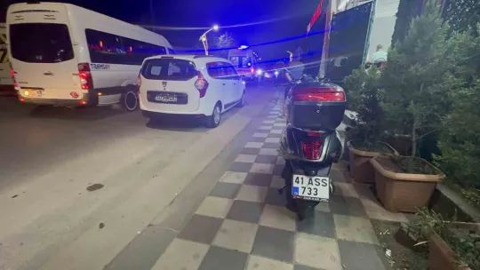Motosiklet yayaya çarptı: 3 yaralı