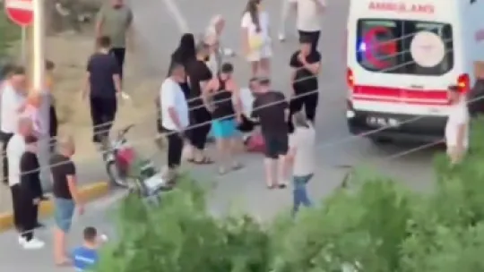 Motosikletin çarptığı 3 yaşındaki çocuk ağır yaralandı