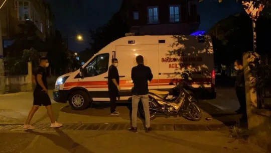 Motosikletin çarptığı yaşlı adam yaralandı