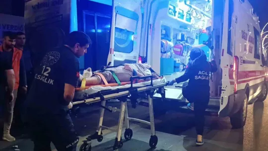 Motosikletle çarpışan otomobilin kaçtığı kaza kamerada
