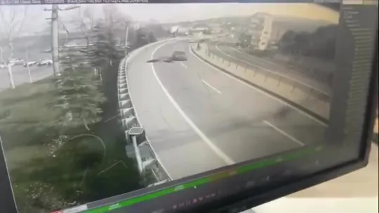 Motosikletlinin öldüğü feci kazanın görüntüleri