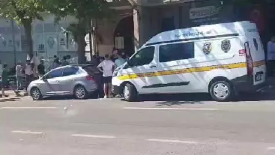 Muhabirin telefonunu gasp edip, mesaj attılar