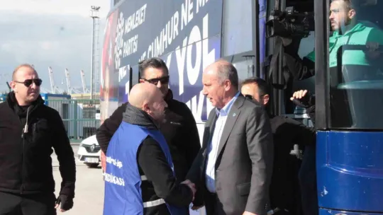 Muharrem İnce, eylemdeki TÜPRAŞ işçisini ziyaret etti