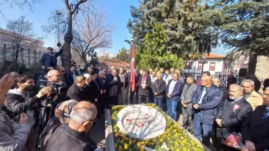 Muhsin Yazıcıoğlu kabri başında dualarla anıldı