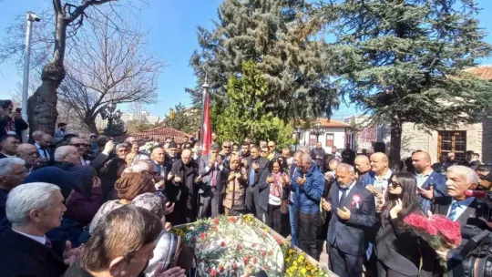 Muhsin Yazıcıoğlu kabri başında dualarla anıldı