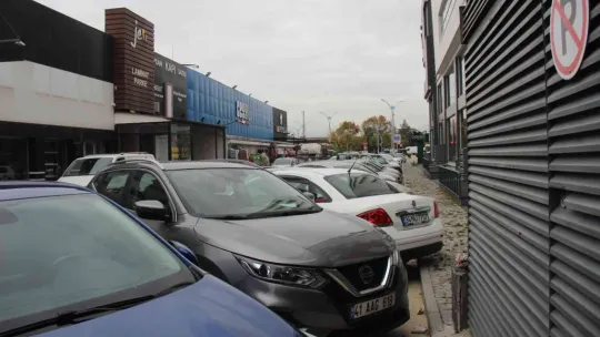 Otoparkta araçlarını park edemiyorlar!
