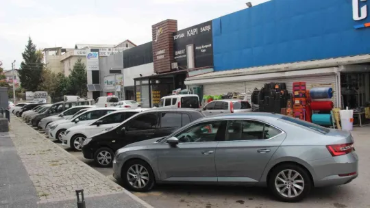 Otoparkta araçlarını park edemiyorlar!
