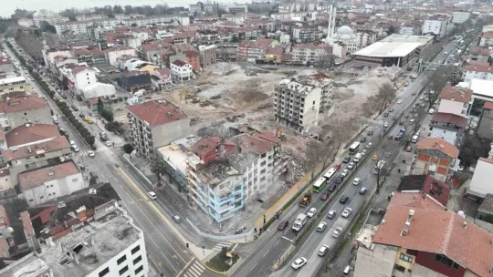 O mahallede felaketin izleri tamamen siliniyor