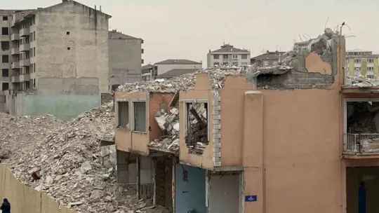 O mahallede felaketin izleri tamamen siliniyor