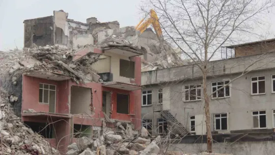 O mahallede felaketin izleri tamamen siliniyor