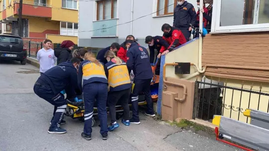 Obez hastanın yardımına itfaiye koştu!