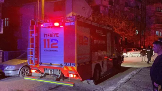 Ocakta unutulan tencere yangın çıkardı