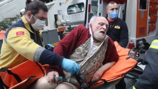 Ocakta unutulan yemek yaşlı çifti hastanelik etti