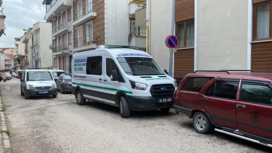 Oğlu tarafından banyoda ölü bulundu