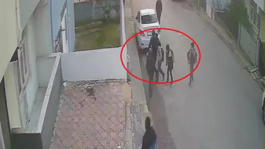 Oğluna tokat atan 9 yaşındaki çocuğa şiddet uyguladı