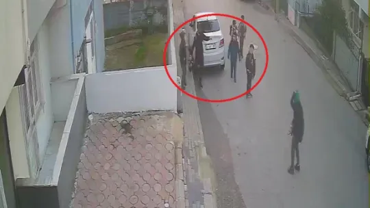 Oğluna tokat atan 9 yaşındaki çocuğa şiddet uyguladı