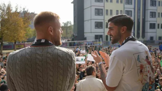 Öğrenciler, Kocaelisporlu futbolculara enerji verdi