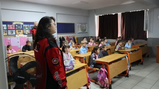 Öğrencilere afet bilinci eğitimi