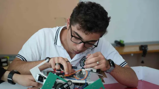 Öğrencilerin su altı robotu birinci oldu: Askeri ve tehlikeli görevlere de uygun
