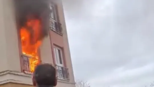 Oksijen maskesini vatandaşa veren itfaiye eri, o anları anlattı