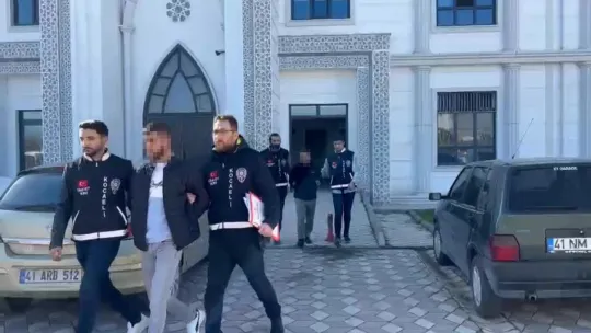 Okul bahçesindeki dehşetin ardından baba ve oğlu çıktı