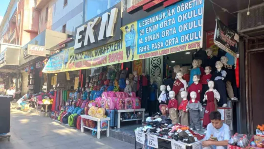 Okul kıyafeti alırken çocuğunuz sağlığından olmasın