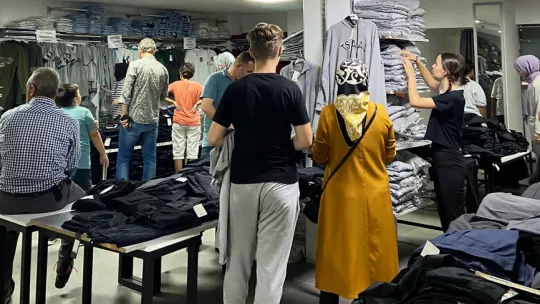 Okul kıyafeti alışverişinde yoğunluk