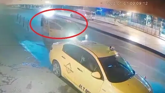 Olaylı yılbaşı gecesi: İstediği olmayınca taksiyi gasp etti, kaza yaptı