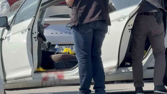 Öldürdüğü husumetlisinin başında bekledi