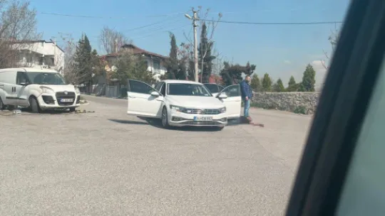 Öldürdüğü husumetlisinin başında bekledi