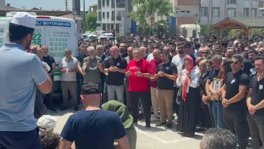 Öldürülen müdür yardımcısının iki çocuğundan babaya son bakış