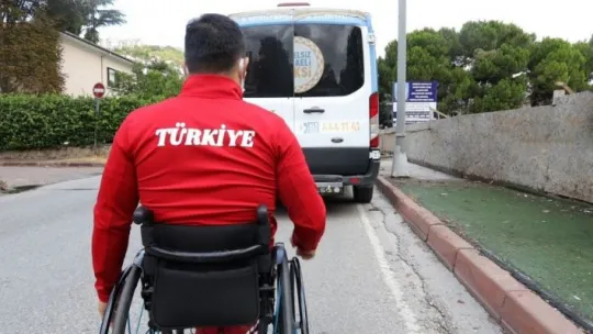 Olimpiyatlara hazırlanan milli sporcu, engelsiz taksi ise aşıya taşındı!