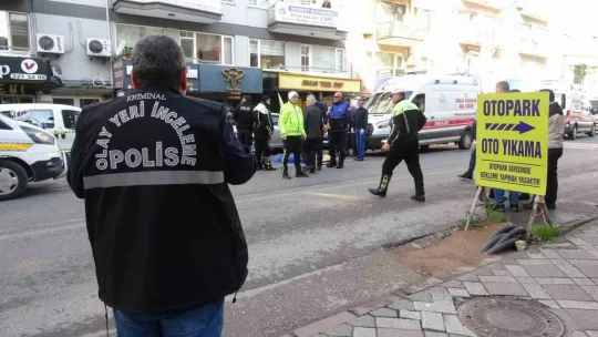 Otobüsün minik Ömer'e çarptığı anlar kameraya yansıdı