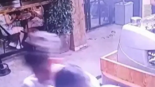 Omuz atma kavgasında kan aktı