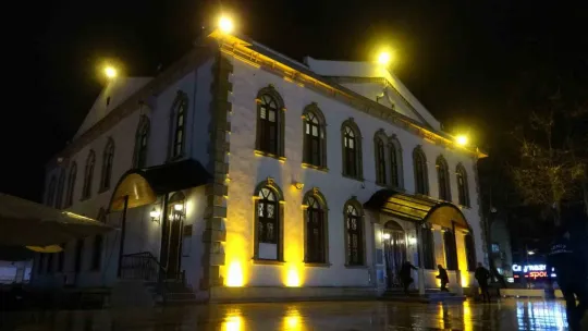 Mübarek Ramazan kılınan teravih namazıyla başladı
