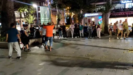 Önce izlediler sonra dayanamayıp dans ettiler