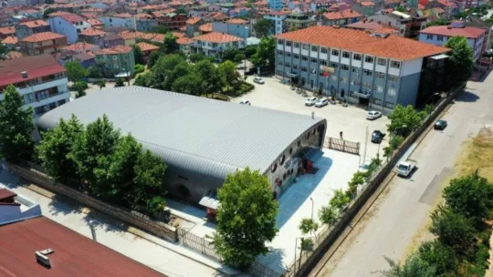 Orhangazi Spor Salonu'ndan yüzlerce genç yararlanacak!