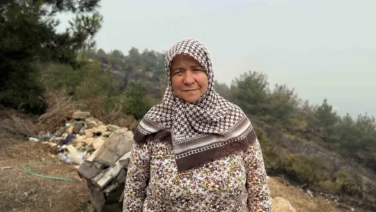 Orman yangınında bir kadın alevlerin arasında kaldı