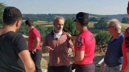 Ormanda mantar ararken kayboldu, 12 saat sonra bulundu