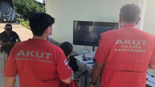 Ormanda mantar ararken kayboldu, 12 saat sonra bulundu