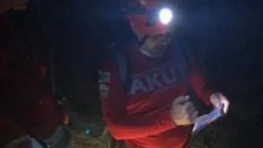 Ormanda mantar ararken kayboldu, 12 saat sonra bulundu