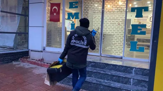 Katil zanlısını annesi ele verdi