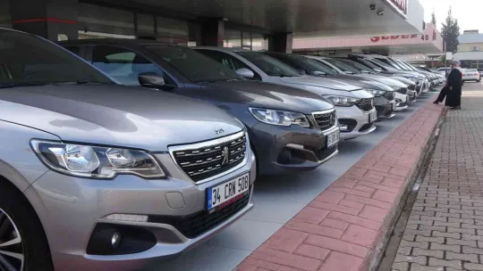 Oto galericiler, vatandaşa da satış yasağı istiyor